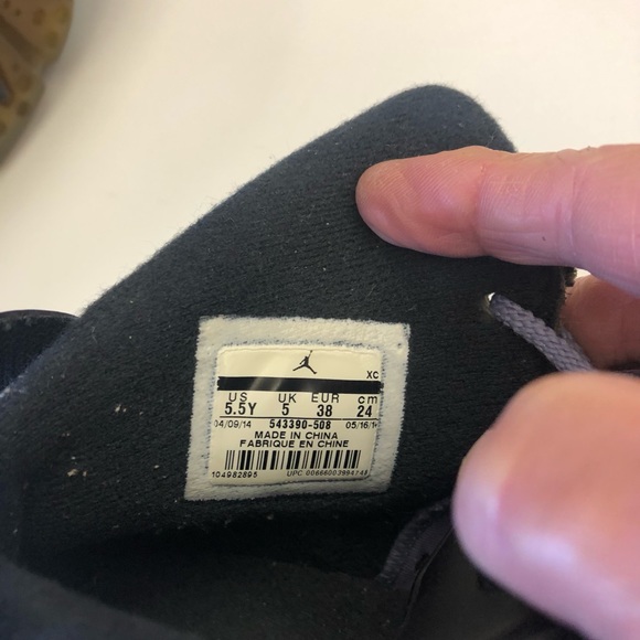 AIR JORDAN HIGH TOP BASKET SNEAKERS IN SIZE 5.5 big girl or women - Picture 5 of 9